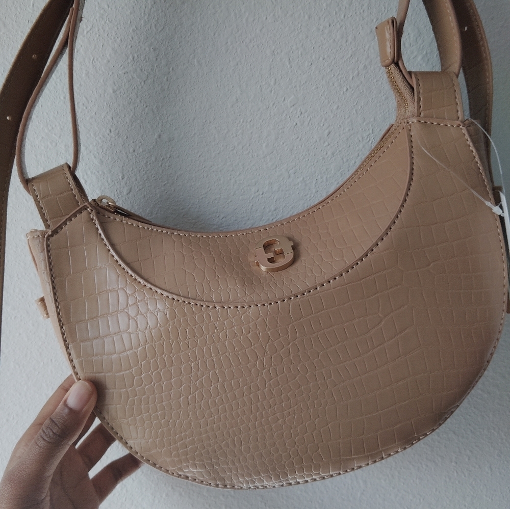 Time And Tru Tan Crocodile Crossbody Bag - Picture 4 of 9